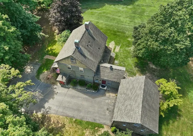 5th image of 10 Poquanticut Ave, North Easton, MA 02356 | MLS# 73565212