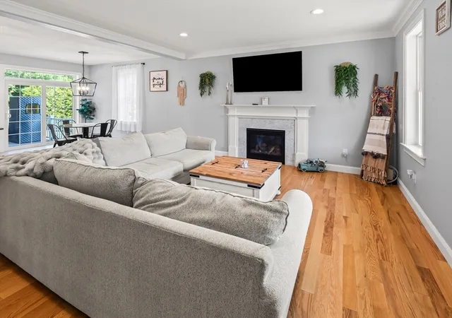 5th image of 25 Cobblestone Ln, Middleboro, MA 02346 | MLS# 73562520