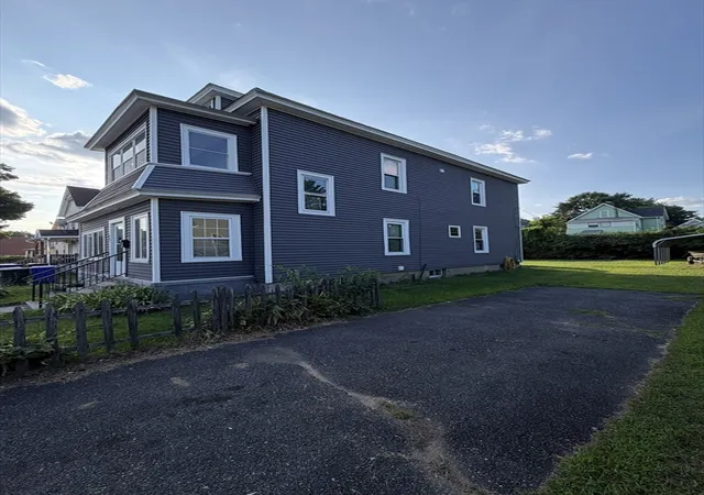 3rd image of 72 Melrose, Springfield, MA 01109 | MLS# 73556032
