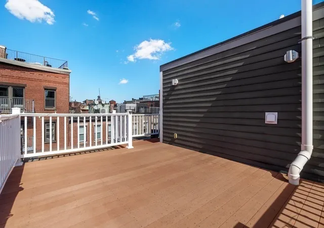 Homes for sale in Boston, MA | 11 Wiget St, Boston, MA 02113 | Houzeo