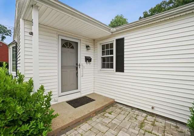 3rd image of 52 Cecile Dr, Chicopee, MA 01020 | MLS# 73552722