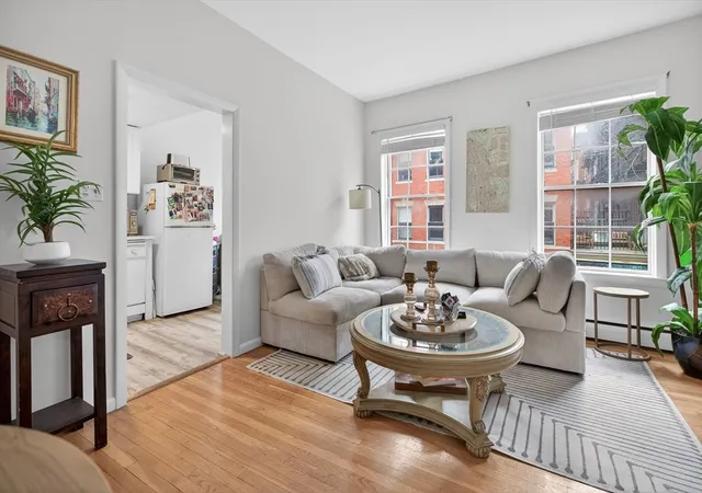 Homes for sale in Boston, MA | 64 W Cedar St #5, Boston, MA 02114 | MLS# 73512001
