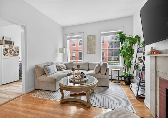 Homes for sale in Boston, MA | 64 W Cedar St #5, Boston, MA 02114 | MLS# 73512001