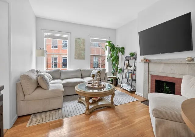 Homes for sale in Boston, MA | 64 W Cedar St #5, Boston, MA 02114 | MLS# 73512001