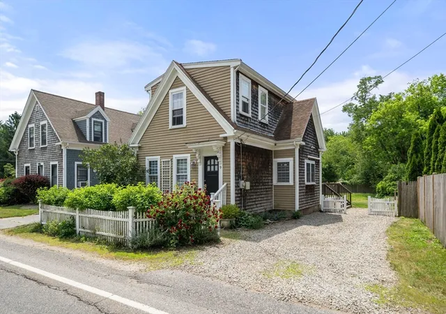 2nd image of 9 Maple St, Kingston, MA 02364 | MLS# 73537997