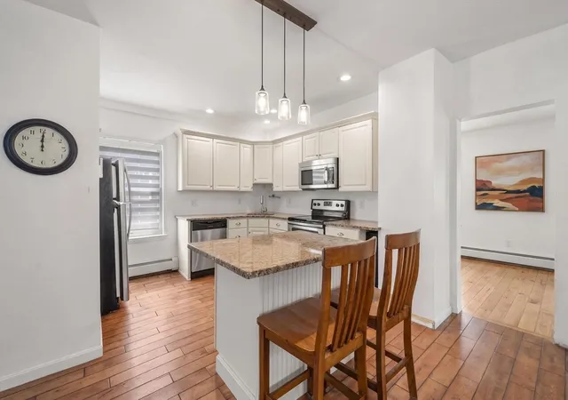 3rd image of 9 Maple St, Kingston, MA 02364 | MLS# 73537997