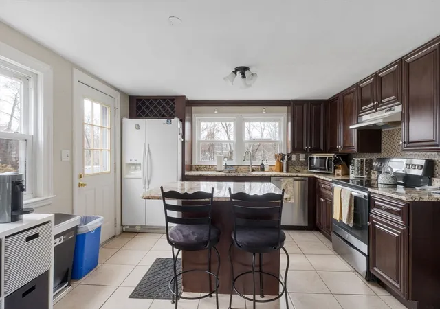 Homes for sale in South Weymouth, MA | 563 Pine St, South Weymouth, MA 02190 | MLS# 73529318