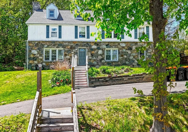 3rd image of 58 Bardwell St, South Hadley, MA 01075 | MLS# 73529115