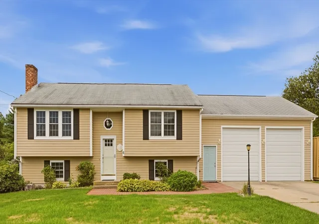 Single family home for sale at 6 Musket Rd, Seekonk, MA 02771 | MLS# 73570078