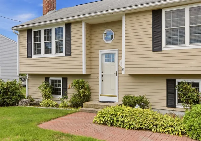 Photo 2 of Single family home for sale at 6 Musket Rd, Seekonk, MA 02771 | MLS# 73570078 | Listing updated on 2026-09-04