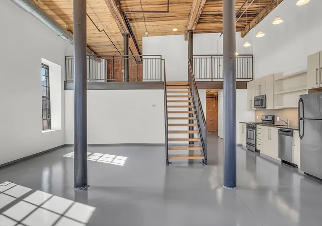 Photo 5 of Condominium at 160 Water St #213, Williamstown, MA 01267 | MLS# 73197902 | | Sold on 2025-03-17