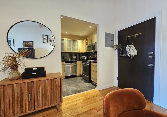 Photo 5 of Condo for sale at 55 Broadlawn Park #16B, Chestnut Hill, MA 02467 | MLS# 73564774 | Listing updated on 2026-08-22