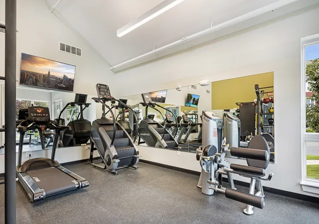 Listing Photo 2 - Condo for sale in building located at 22 Blue Jay Cir, Boston, MA 02126 - Unit #22