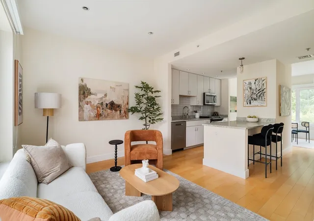 Listing Photo 4 - Condo for sale in building located at 22 Blue Jay Cir, Boston, MA 02126 - Unit #22