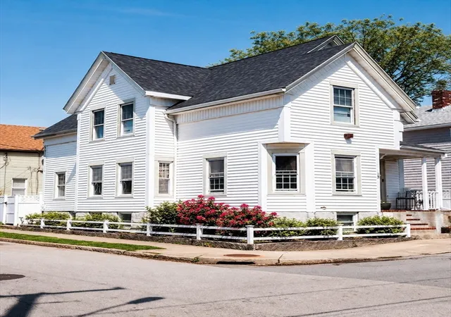 Homes for sale in New Bedford, MA | 107 Sycamore St, New Bedford, MA 02740 | MLS# 73546644