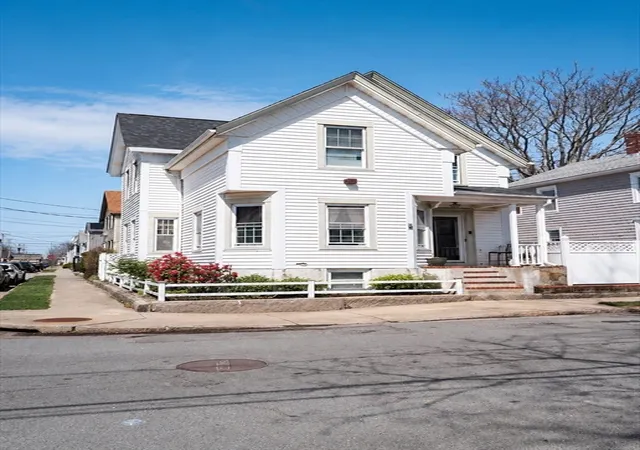 35th image of 107 Sycamore St, New Bedford, MA 02740 | MLS# 73546644