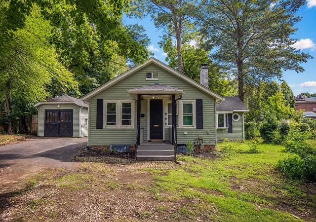 Photo 3 of Sale Pending at 33 Plumtree Rd, Springfield, MA 01118 | MLS# 73564851 | Listing updated on 2026-09-15