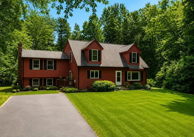 Photo 1 of Single family home for sale at 351 Hartford Ave E, Uxbridge, MA 01569 | MLS# 73564031 | Listing updated on 2026-09-22