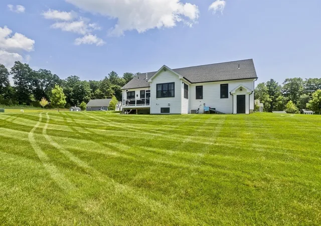 Homes for sale in Southwick, MA | 1 Honeybird Run, Southwick, MA 01077 | MLS# 73548405