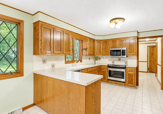 Photo 3 of Sale Pending at 120 Green Tree Ln, Somers, CT 06071 | MLS# 73561208 | Listing updated on 2026-08-28