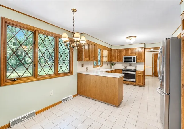 Photo 4 of Sale Pending at 120 Green Tree Ln, Somers, CT 06071 | MLS# 73561208 | Listing updated on 2026-08-28