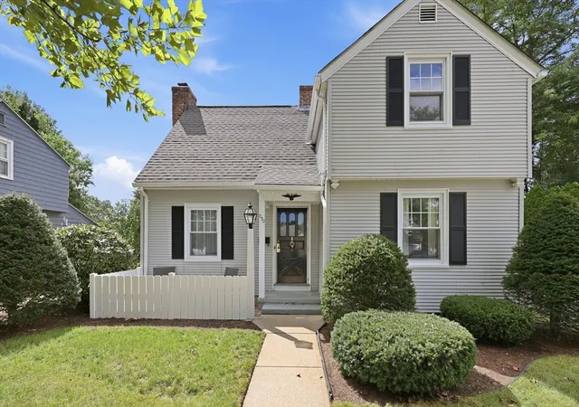 1st image of 250 Gillette Ave, Springfield, MA 01118 | MLS# 73567787