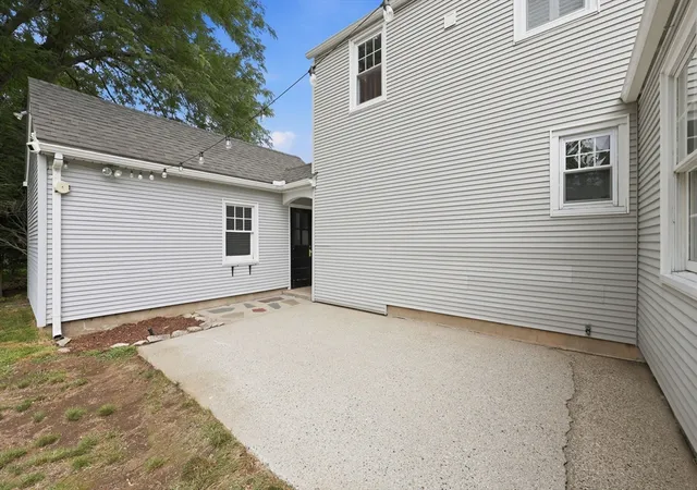 42nd image of 250 Gillette Ave, Springfield, MA 01118 | MLS# 73567787
