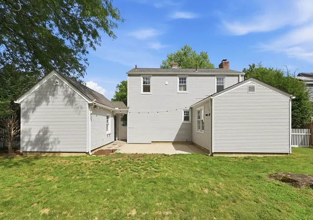 4th image of 250 Gillette Ave, Springfield, MA 01118 | MLS# 73567787
