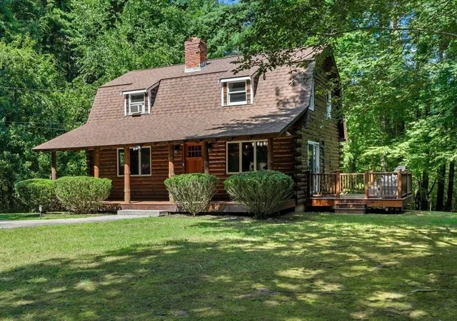 1st image of 318 Circuit St, Hanover, MA 02339 | MLS# 73561711