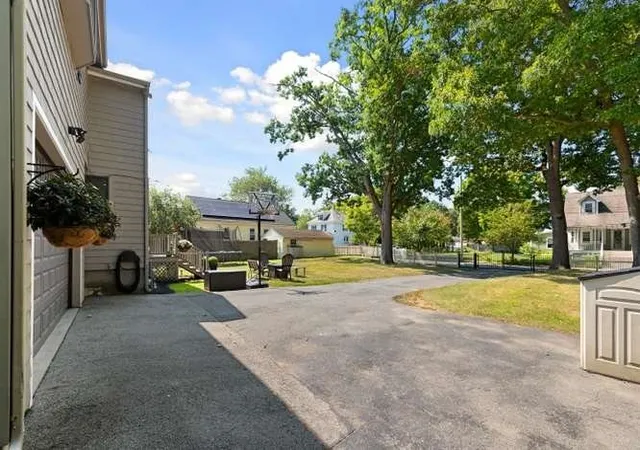 Photo 3 of Single family home for sale at 40 Hillside Ave, Beverly, MA 01915 | MLS# 73563395 | Listing updated on 2026-09-10
