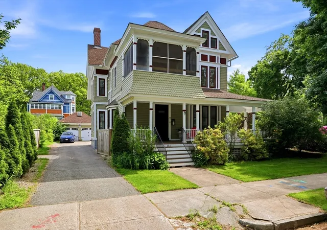 3rd image of 151 Bowdoin St, Springfield, MA 01109 | MLS# 73520651