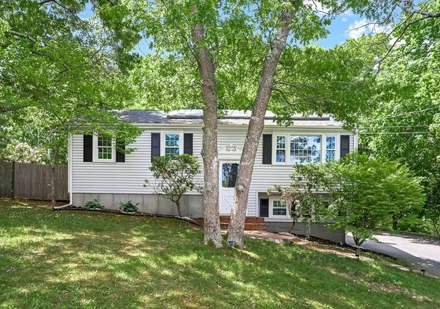 1st image of 18 Adams St, Plymouth, MA 02360 | MLS# 73527336