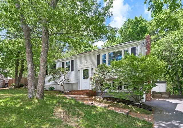 5th image of 18 Adams St, Plymouth, MA 02360 | MLS# 73527336