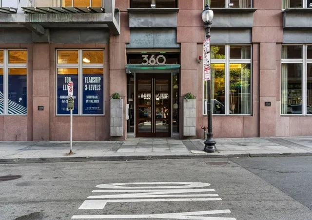 2nd image of 360 Newbury Street, Boston, MA 02115