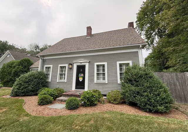 Photo 3 of Sale Pending at 190 Mountain Ave, Pembroke, MA 02359 | MLS# 73550436 | Listing updated on 2026-09-18