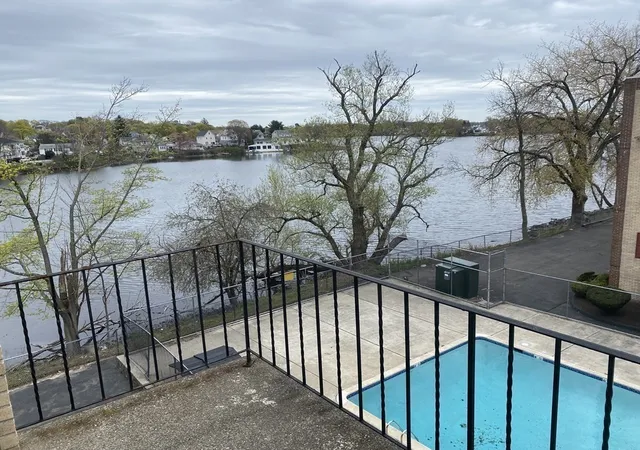 2nd image of 406 Broadway, Lynn, MA 01904