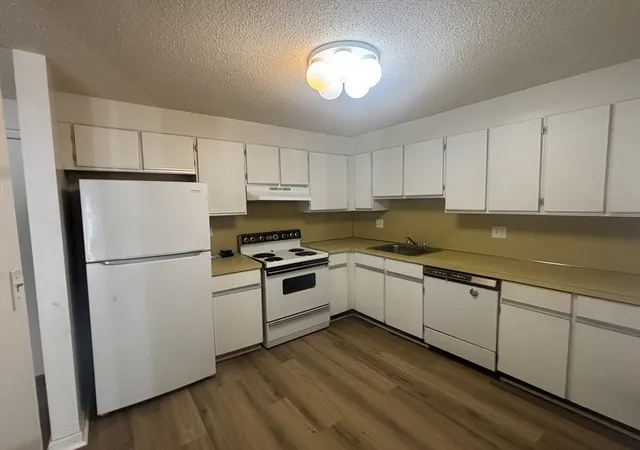 3rd image of 406 Broadway, Lynn, MA 01904