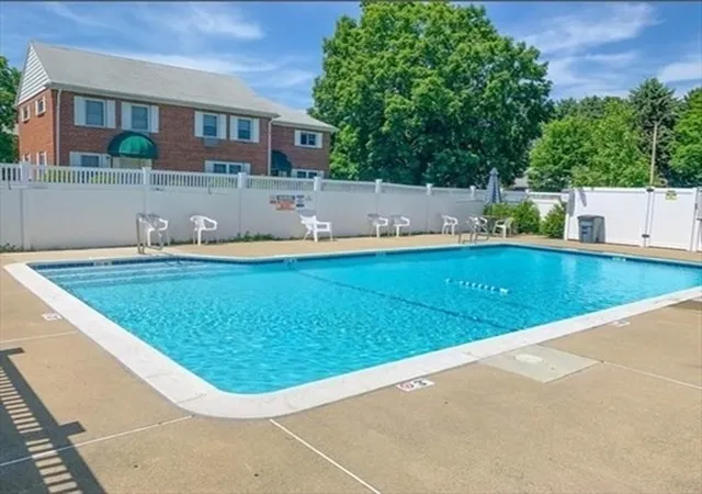 Homes for sale in Lexington, MA | 119 Emerson Gardens Rd, Lexington, MA 02420 | Houzeo