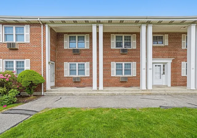 Homes for sale in Lexington, MA | 119 Emerson Gardens Rd #119, Lexington, MA 02420 | MLS# 73533010