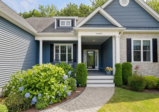 3rd image of 76 Avalon Dr, Attleboro, MA 02703 | MLS# 73555296