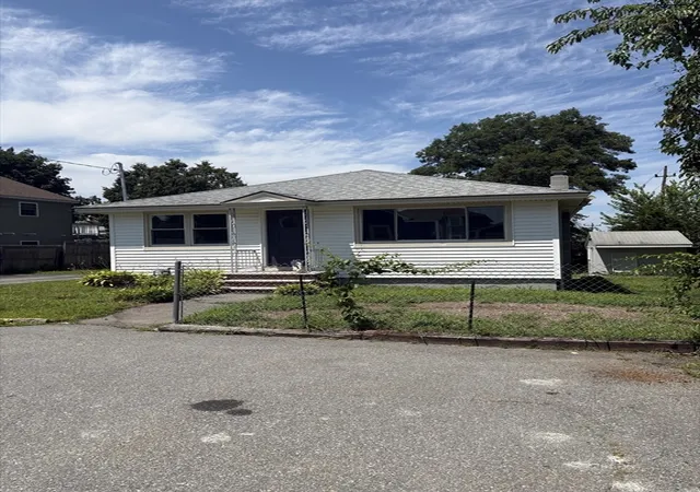 2nd image of 5 Lafayette Ave, Lawrence, MA 01843 | MLS# 73556771