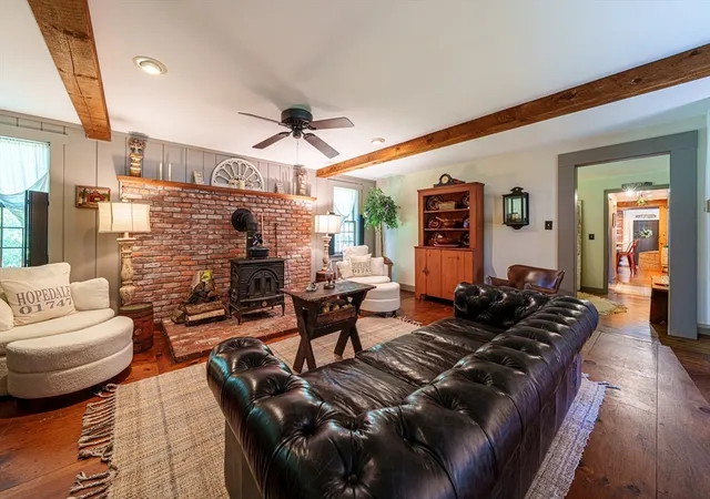 4th image of 190 Congress St, Milford, MA 01757 | MLS# 73547528