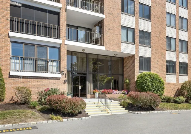 Photo 3 of Condo for sale at 51 Melrose St #5F, Melrose, MA 02176 | MLS# 73569094 | Listing updated on 2026-09-18