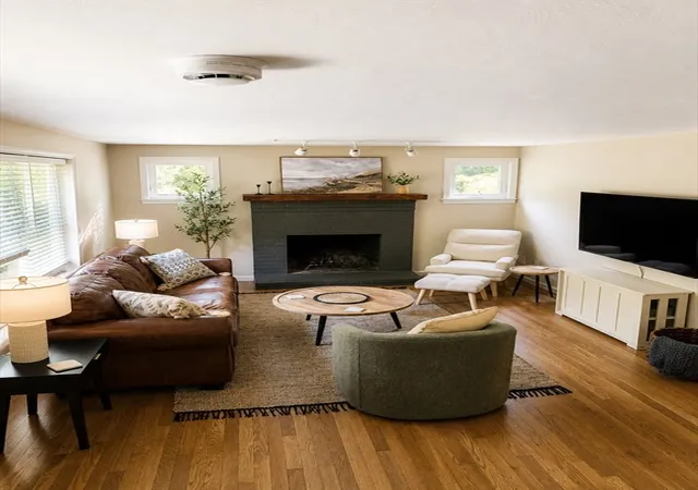 Listing Photo 5 - Condo for sale in building located at 1096 Long Pond Rd, Plymouth, MA 02360