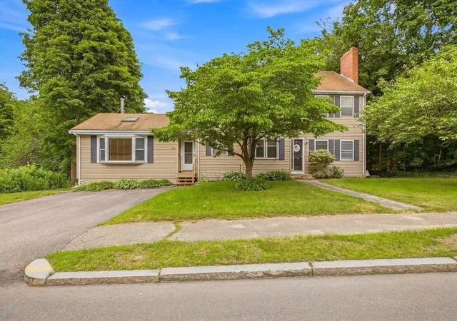Homes for sale in South Weymouth, MA | 551 Pleasant St, South Weymouth, MA 02190 | MLS# 73536460