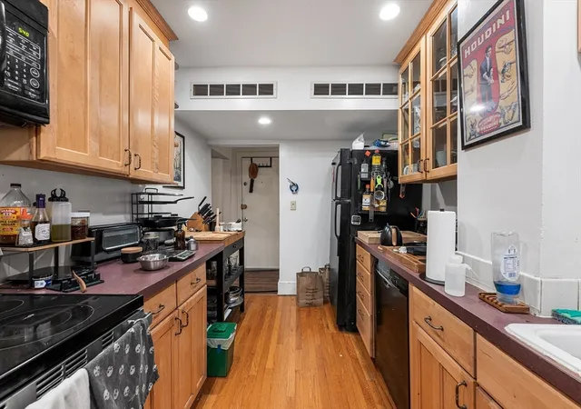 3rd image of 1834 Beacon St #B1, Brookline, MA 02445 | MLS# 73553357
