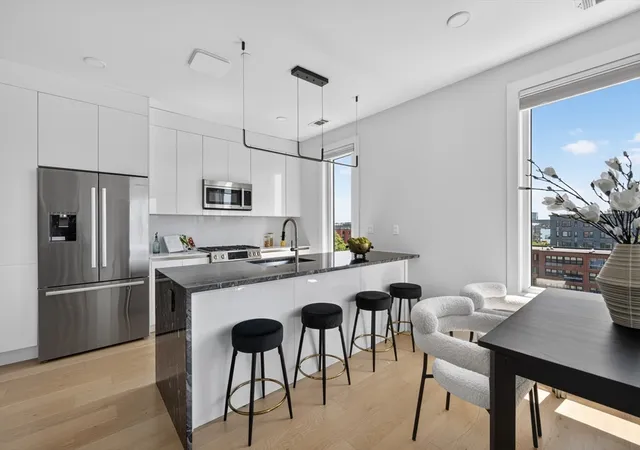 4th image of 2-10 Maverick Sq, Boston, MA 02128