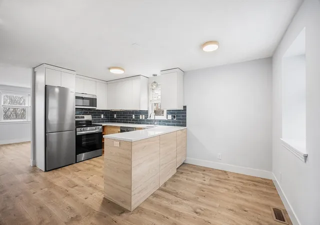 3rd image of 28 Margin St, Lynn, MA 02744