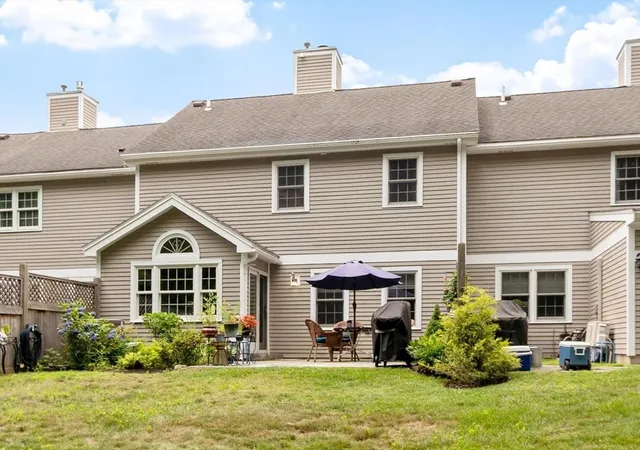 2nd image of 2 Ipswich Woods Dr, Ipswich, MA 01938