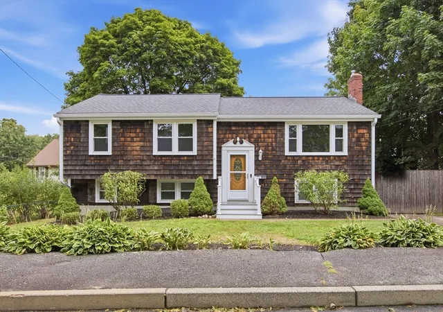 1st image of 203 Hobart St, Braintree, MA 02184 | MLS# 73568039
